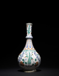 16th-century Iznik bottle should make a splash at Bonhams, May 23