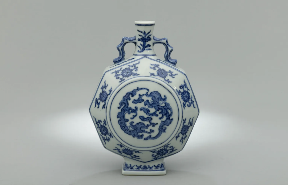 Qing dynasty blue and white porcelain moon vase, estimated at $4,000-$12,000