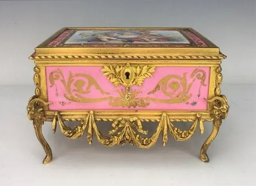 A circa-1880 ormolu mounted Sevres box, signed by Alphonse Giroux, achieved $3,000 plus the buyer’s premium in November 2021. Image courtesy of Louvre Antique Auction and LiveAuctioneers.