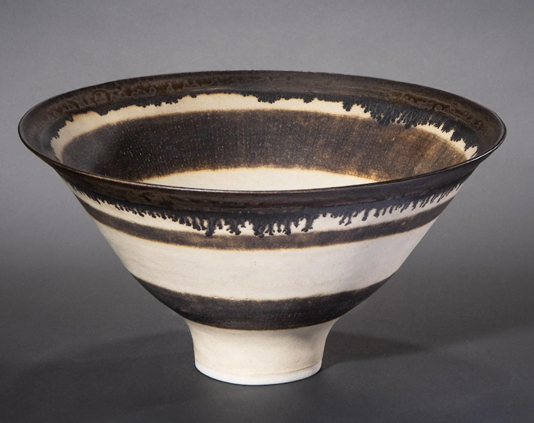 A large bowl with sgraffito and a light golden manganese rim by British studio ceramicist Lucie Rie went for $61,200 plus the buyer’s premium in April 2023. Image courtesy of Kunst & Design Auktionshaus and LiveAuctioneers.
