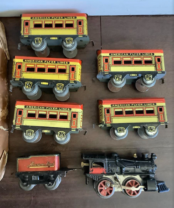Another view of the pre-war 1907 American Flyer Bearcat train set with its original box, estimated at $2,500-$5,000