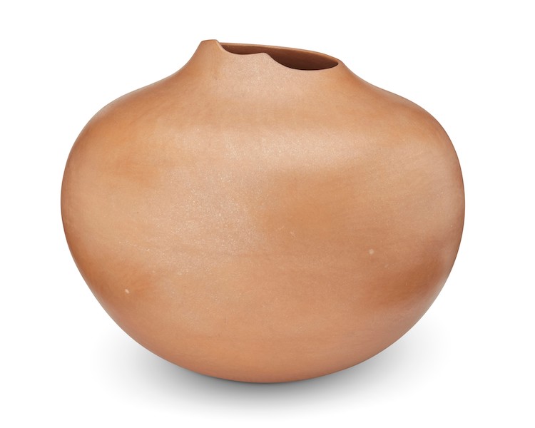 Micaceous ceramic pot by Christine Nofchissey McHorse, $5,313. Image courtesy of John Moran Auctioneers