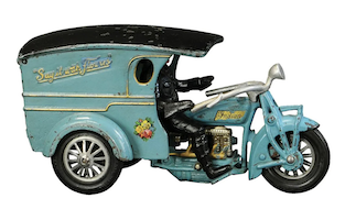 This Say it with Flowers Hubley cast iron-toy motorcycle achieved $27,000 plus the buyer’s premium in September 2022. Image courtesy of Bertoia Auctions and LiveAuctioneers.