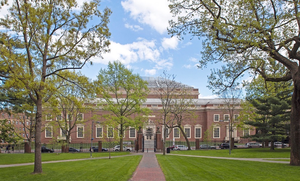Harvard Art Museums, view from Harvard Yard. Photo credit Zak Jensen, courtesy of the Harvard Art Museums.