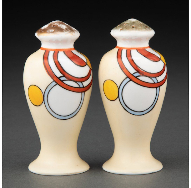 A circa-1920s Frank Lloyd Wright-style set of porcelain salt and pepper shakers made for the Imperial Hotel, Tokyo earned $2,000 plus the buyer’s premium in July 2022. Image courtesy of Heritage Auctions and LiveAuctioneers
