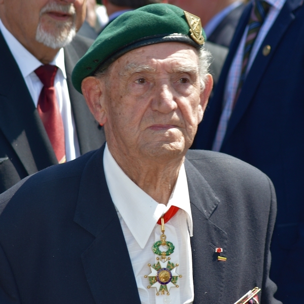 World War II veteran Leon Gautier, photographed in July 2017. He was the last surviving French D-Day military commando, and he died July 3 at the age of 100. Image courtesy of Wikimedia Commons, photo credit Alain Le Pape. Shared under the Creative Commons Attribution-Share Alike 4.0 International license.
