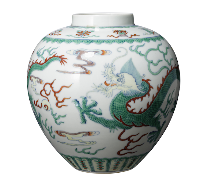 Chinese polychrome Doucai dragon jar, €2,375