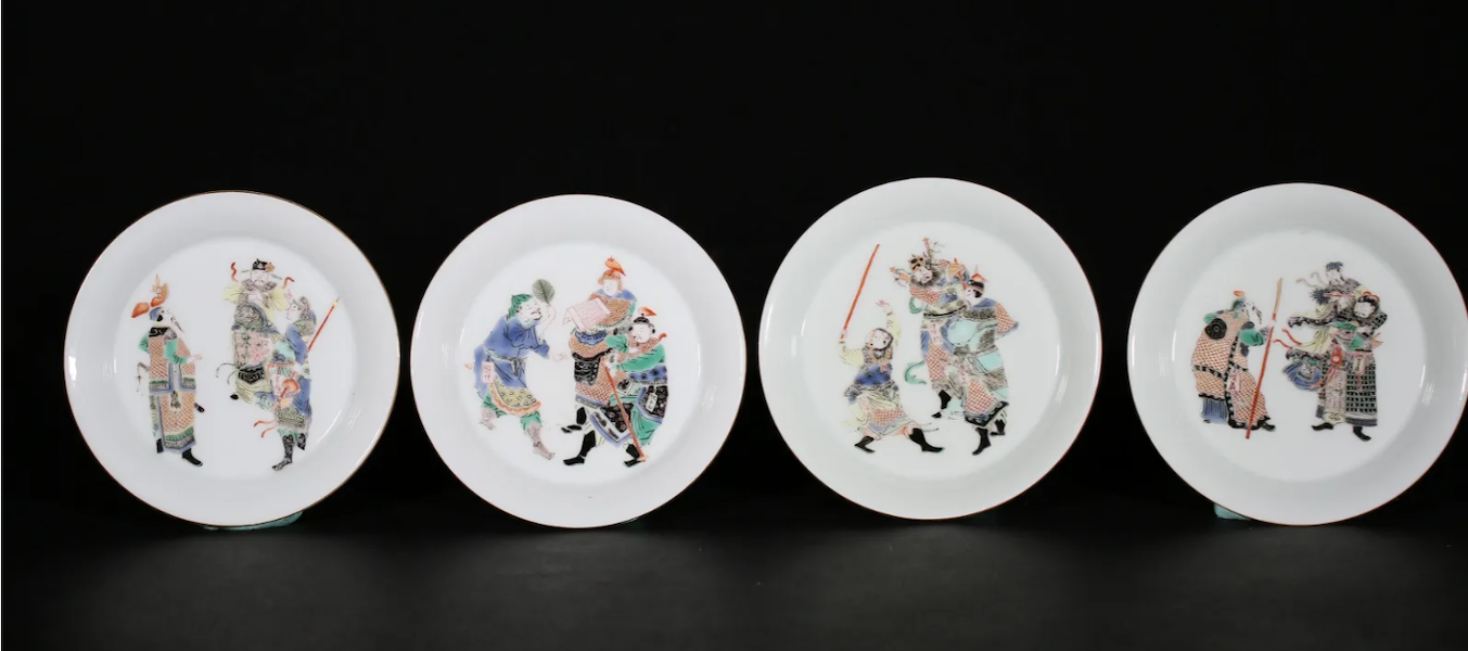 A set of four Qing dynasty Chinese famille verte dishes attained $90,000 plus the buyer’s premium in August 2022. Image courtesy of Sam & Suely’s Auction Inc. and LiveAuctioneers.