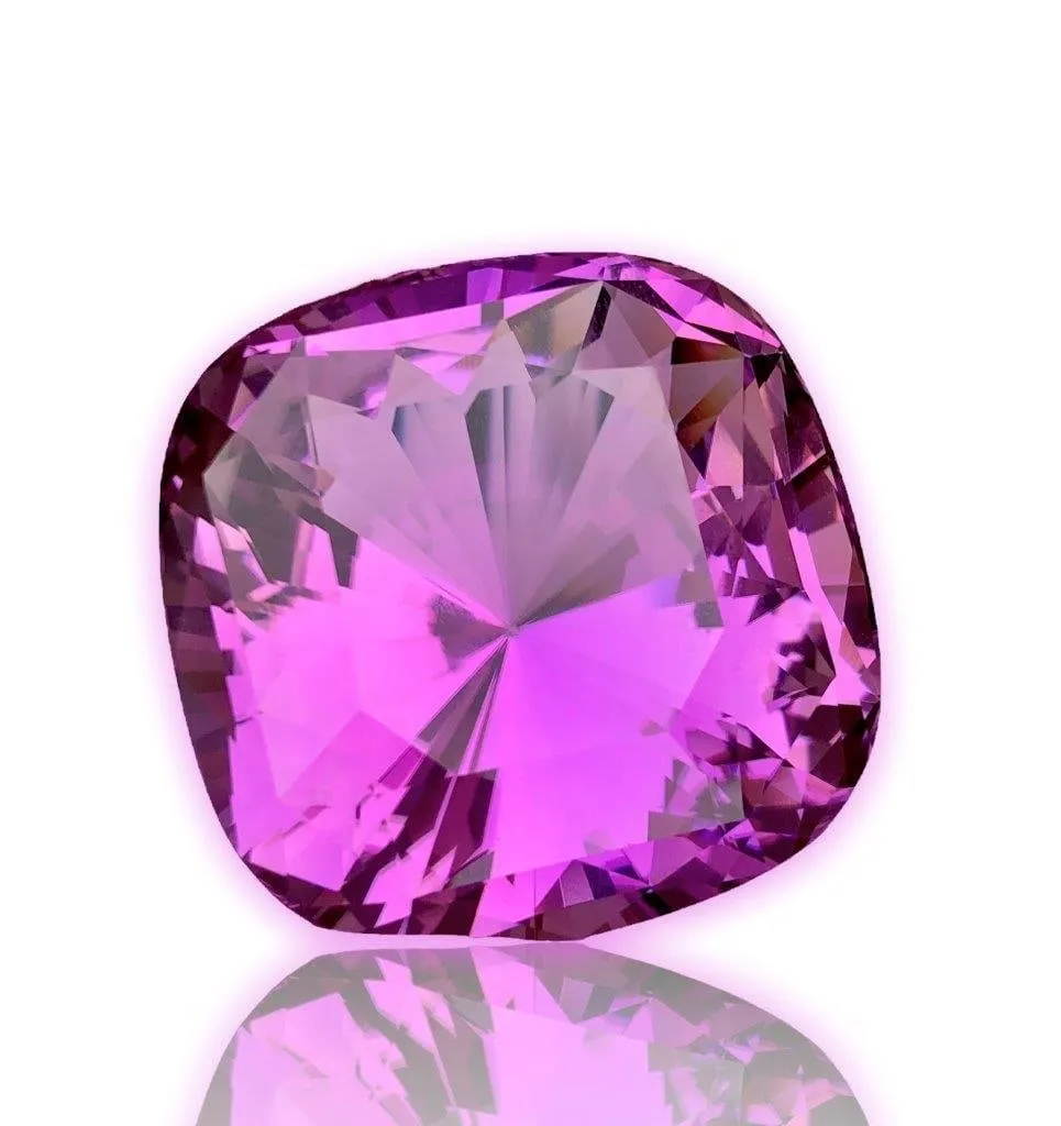 338-carat kunzite gemstone, estimated at $24,000-$29,000 at Jasper52.