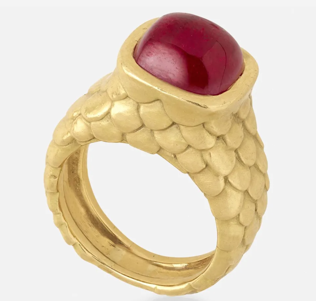 A cabochon ruby and 18K gold ring by Angela Cummings, having an unusual scaled surface, realized $3,000 plus the buyer’s premium in May 2021. Image courtesy of Rago Arts and Auction Center and LiveAuctioneers.