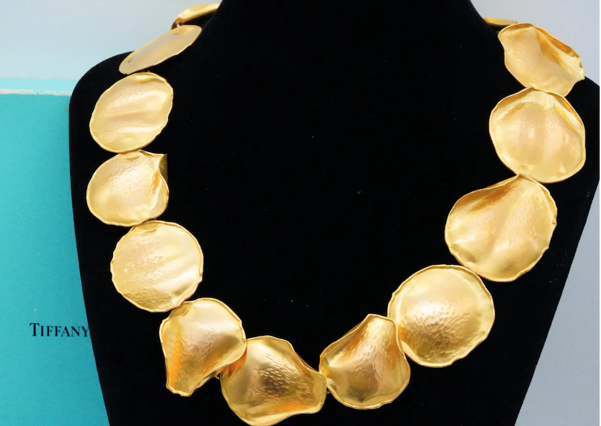 One of Angela Cummings’ best-known designs is her gold Rose Petal necklace, made during her tenure at Tiffany & Co. A 1979 example took $11,000 plus the buyer’s premium in February 2022. Image courtesy of GWS Auctions Inc. and LiveAuctioneers.