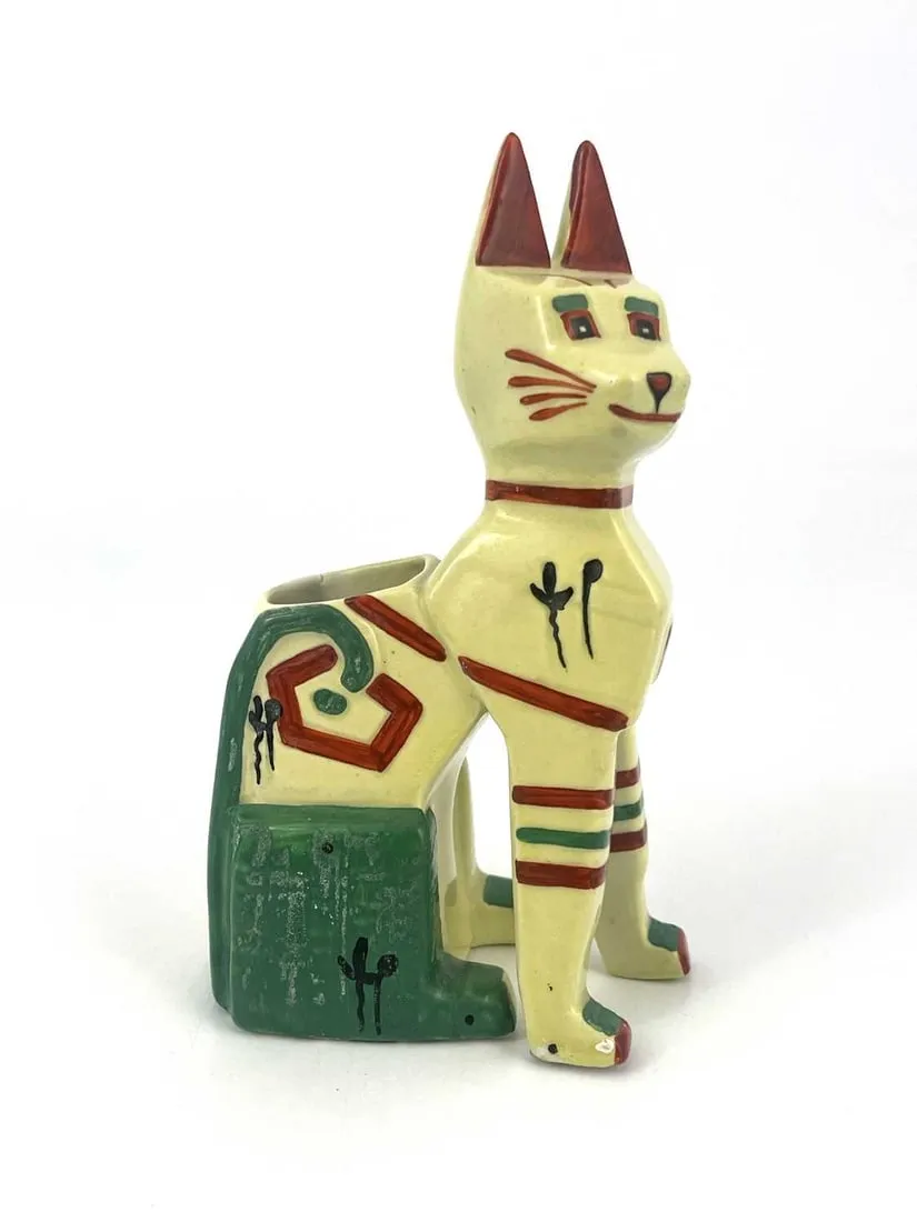Louis Wain cat ceramics collection scratches out big gains at Kinghams