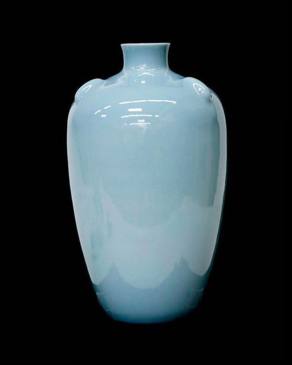 Chinese monochrome vase with Yongzheng mark leads our five lots to watch
