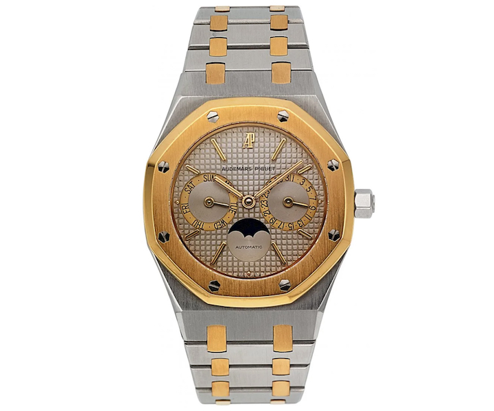 A buyer got a good deal and a solid investment in this Audemars Piguet Royal Oak steel and gold watch, which earned $8,500 plus the buyer’s premium in October 2018. Image courtesy of Heritage Auctions and LiveAuctioneers.