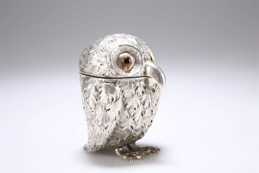 This 1848 Victorian silver novelty mustard pot modeled as a standing owl by Charles Thomas Fox & George Fox of London flew away with £1,900 ($2,410) plus the buyer’s premium in August 2020. Image courtesy of Elstob Auctioneers and LiveAuctioneers.