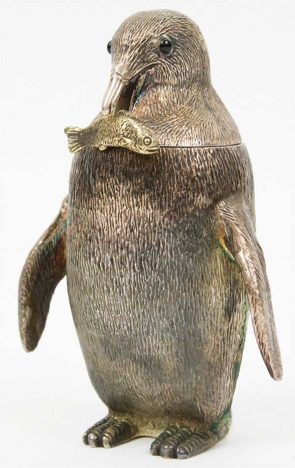 A 1961 novelty silver gilt penguin form mustard pot with a fish-handled spoon by William Comyns of London caught $2,100 plus the buyer’s premium in December 2020. Image courtesy of Merrill's Auctioneers and Appraisers and LiveAuctioneers.