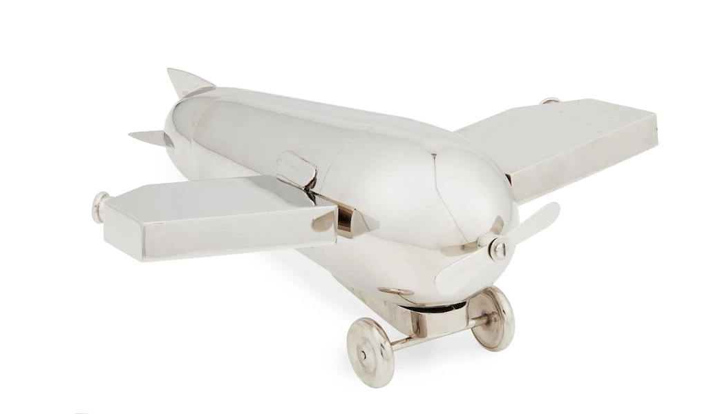 This J.A. Henckels chromium plated Aeroplane cocktail shaker set more than doubled its high estimate of £5,000 when it earned £12,500 ($15,820) plus the buyer’s premium in November 2020. Image courtesy of Lyon & Turnbull and LiveAuctioneers.
