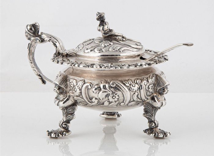 A large George III silver mustard pot with a figural Chinaman final, the work of Rebecca Emes & Edward Barnard of London, achieved $3,000 plus the buyer’s premium against an estimate of $300-$500 in September 2023. Image courtesy of Cottone Auctions and LiveAuctioneers.