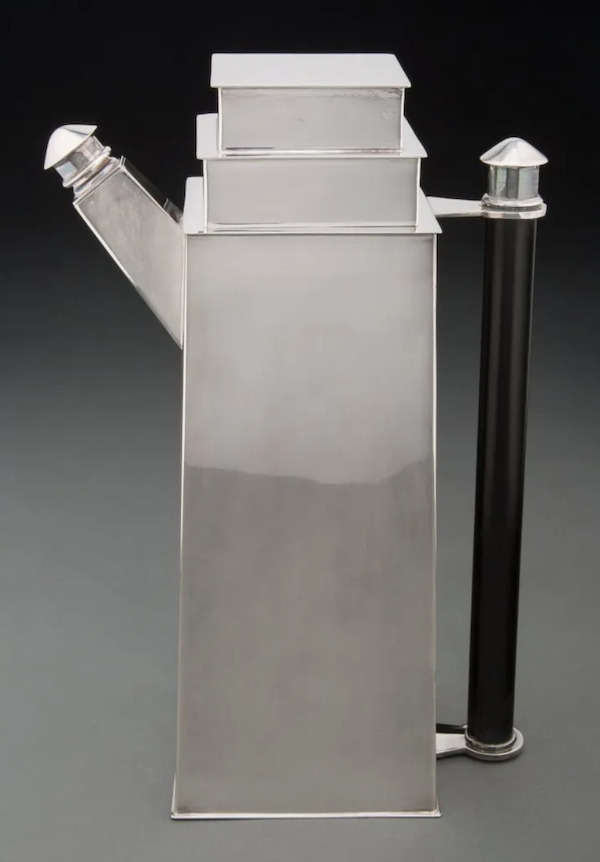 A circa-1928 Louis W. Rice skyscraper cocktail shaker attained $14,000 plus the buyer’s premium in July 2021. Image courtesy of Heritage Auctions and LiveAuctioneers.