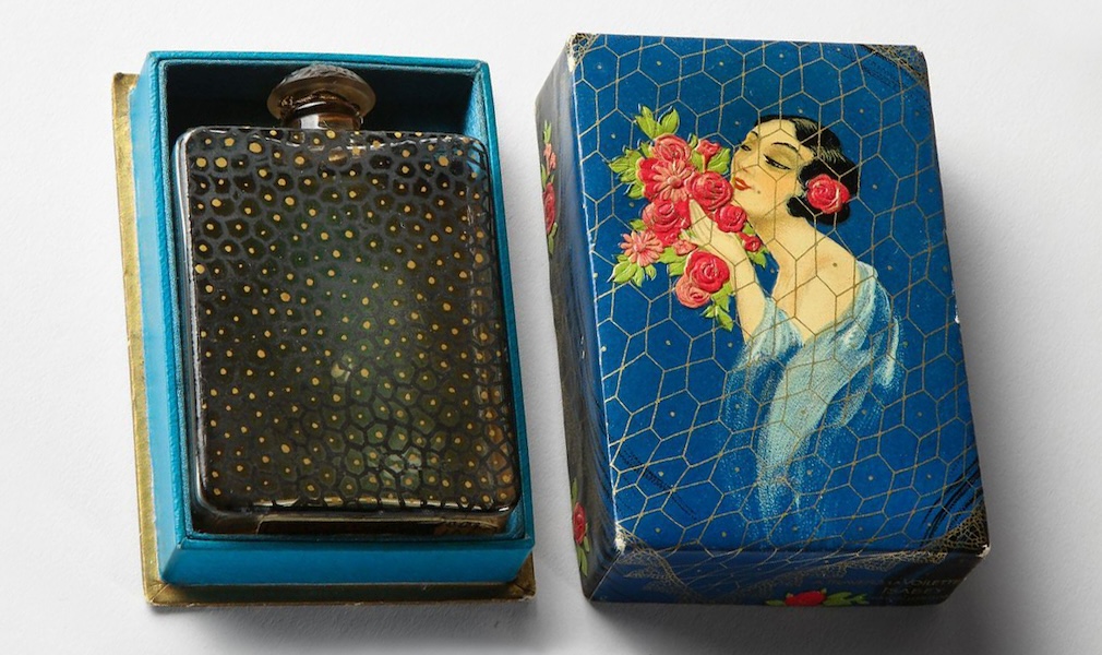 A 1924 Rene Lalique A Travers La Voilette perfume bottle, along with its original box, earned $15,000 plus the buyer’s premium in May 2021. Image courtesy of Perfume Bottles Auction and LiveAuctioneers.