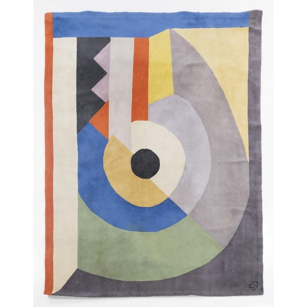 A wool carpet having Sonia Delaunay’s ‘Pierrot Lunaire - N’ artwork, number 65 from an edition of 100, went out at €16,000 ($17,335) plus the buyer’s premium in June 2021. Image courtesy of Piasa and LiveAuctioneers.