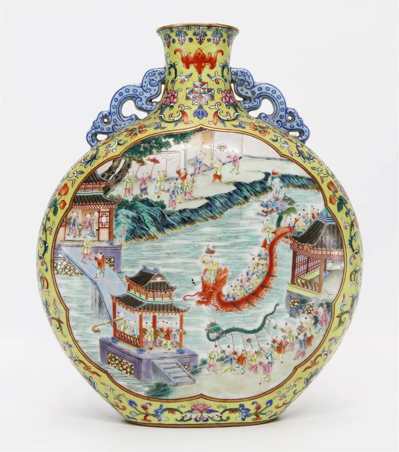 The Jaiqing marked famille rose moon flask sold for $155,000 at Dixon’s Crumpton Auction on January 25