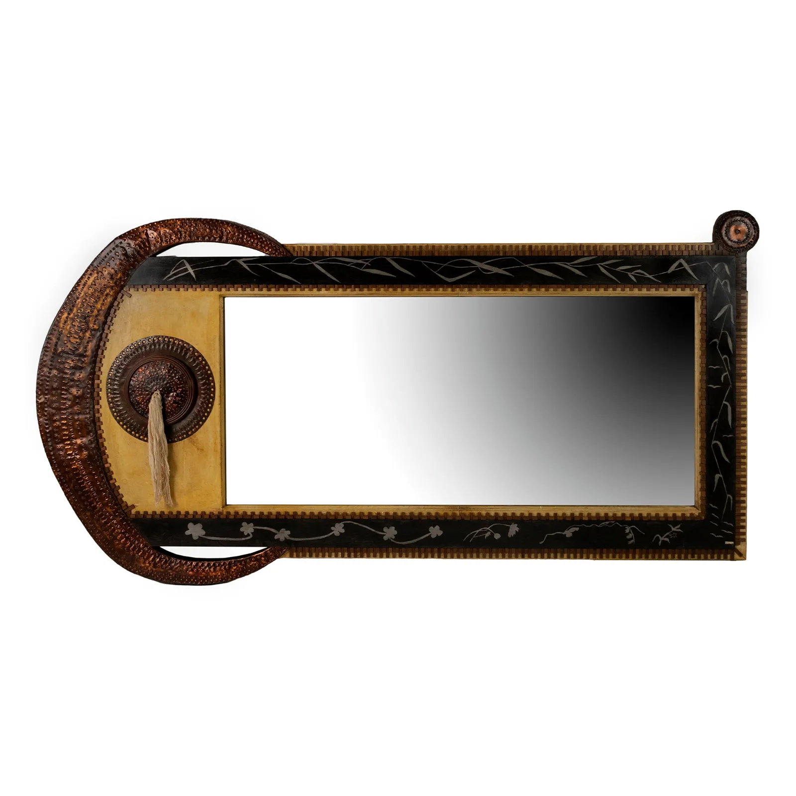 Large mirror by Carlo Bugatti, which sold for €11,000 ($11,910, or $15,480 with buyer’s premium) at Bolli & Romiti.