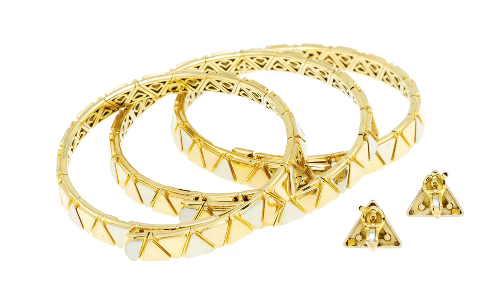 A 1980s Marina B set of three Triangoli gold necklaces and a pair of earclips took CHF26,000 ($30,925) plus the buyer’s premium in June 2023. Image courtesy of Piguet Hôtel des Ventes and LiveAuctioneers.