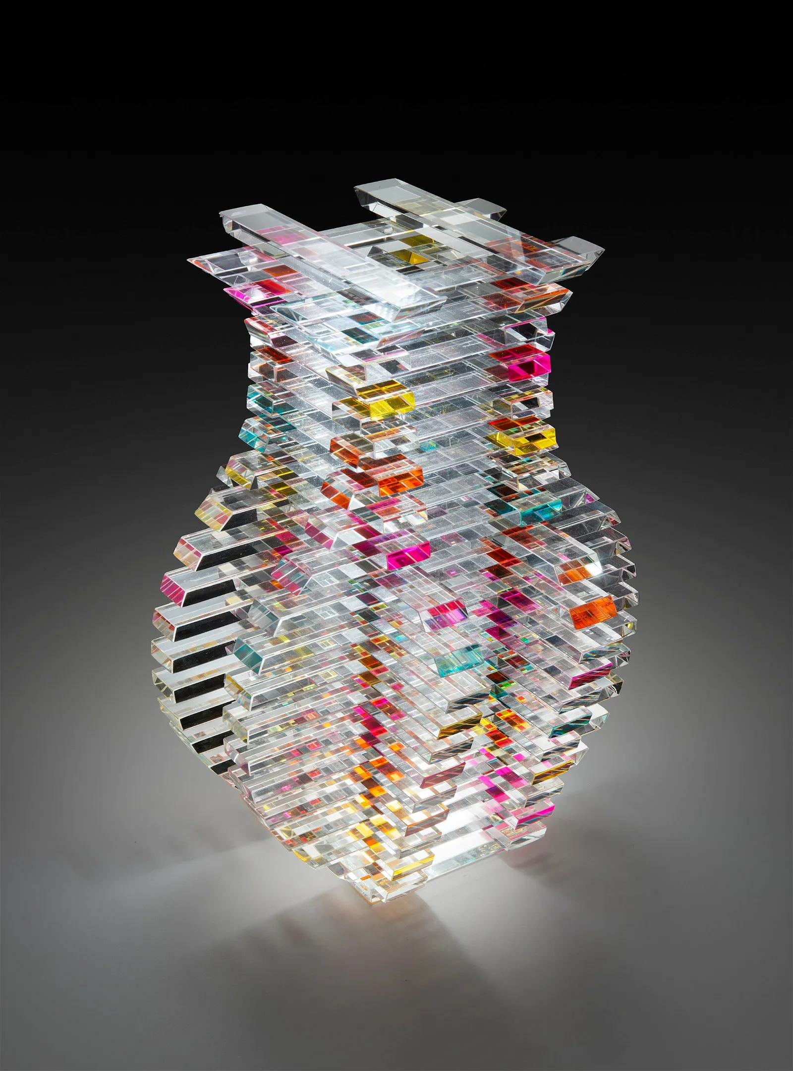 Sidney Hutter’s ‘White House Cubic Heart Vase #14,’ estimated at $20,000-$25,000.