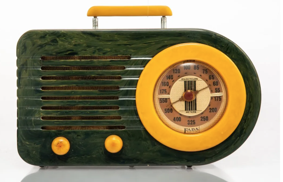 The bullet-form Model 1000, a well-known radio from the FADA Radio & Electric Company, brought $2,000 plus the buyer’s premium in April 2020. Image courtesy of Heritage Auctions and LiveAuctioneers.