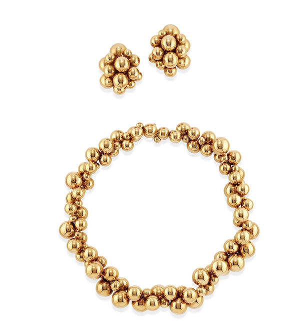 A Marina B 18K gold demi parure with necklace and earrings earned €22,000 ($24,290) plus the buyer’s premium in May 2023. Image courtesy of Finarte and LiveAuctioneers.