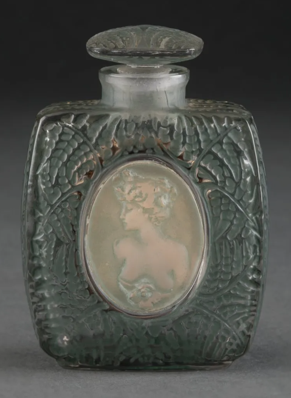 This circa-1912 Rene Lalique clear and frosted glass Fougère perfume bottle made $18,000 plus the buyer’s premium in January 2023. Image courtesy of Heritage Auctions and LiveAuctioneers.