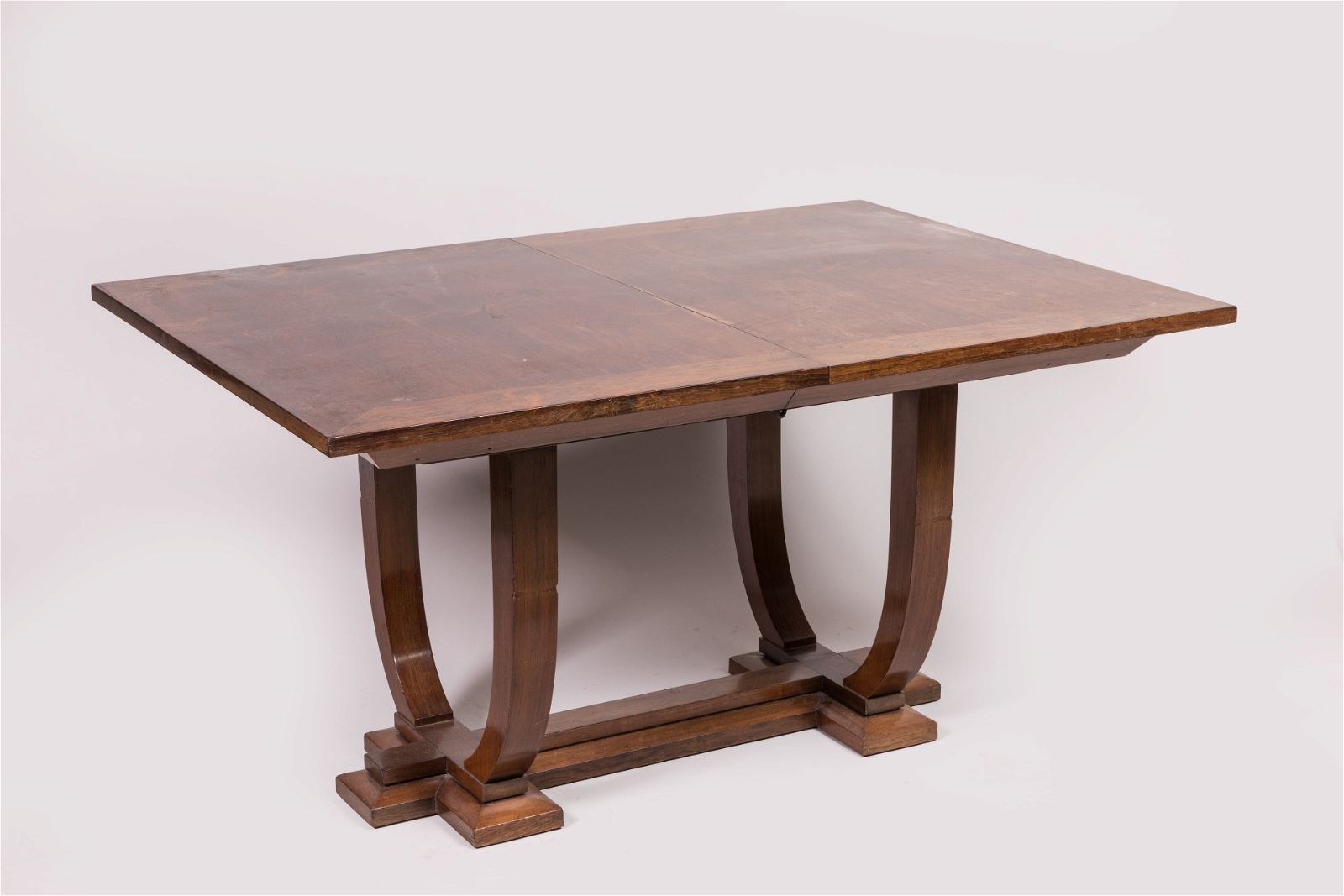 Pierre Chareau extending dining table, model MA788, which sold for €32,700 ($35,410) with buyer’s premium at Valoir Pousse-Cornet.
