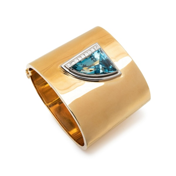 Another angle on a bicolor gold and diamond bangle bracelet set with a large aquamarine, designed by Paloma Picasso for Tiffany & Co., which achieved $30,000 plus the buyer’s premium in May 2023. Image courtesy of Hindman and LiveAuctioneers.