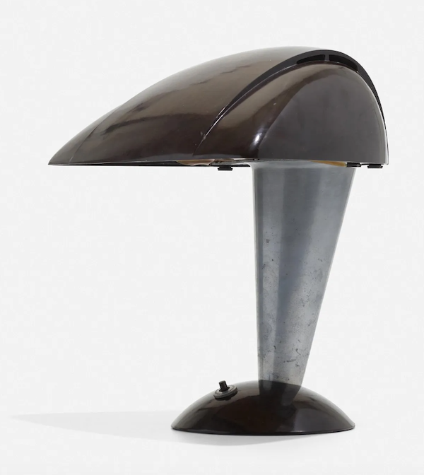 A Walter Dorwin Teague Desk lamp, model 114, lit up the auction block at $1,600 plus the buyer’s premium in September 2021 at Wright. Image courtesy of Wright and LiveAuctioneers.