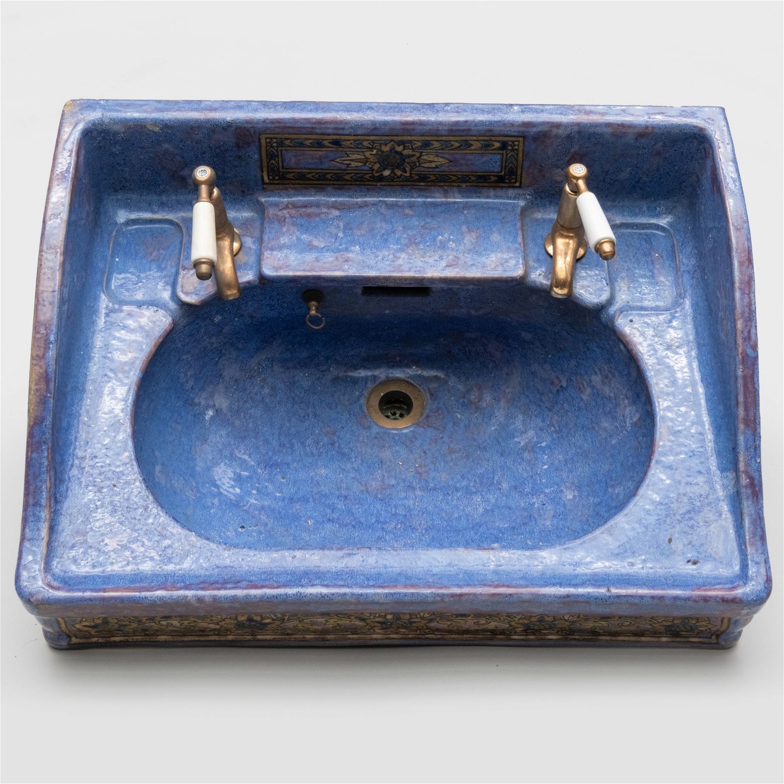 Doulton & Co stoneware sink, shelf, and soap dishes, which sold for $33,280 at Stair Galleries.