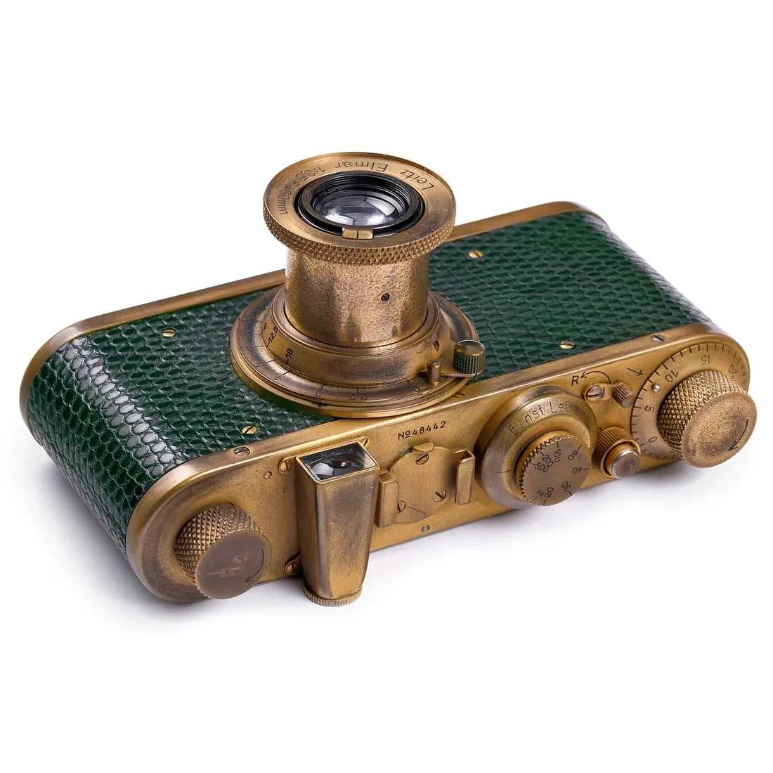 Leica ‘Luxus’ 1 camera, which sold for €150,000 ($162,390, or $201,040 with buyer’s premium) at Breker.