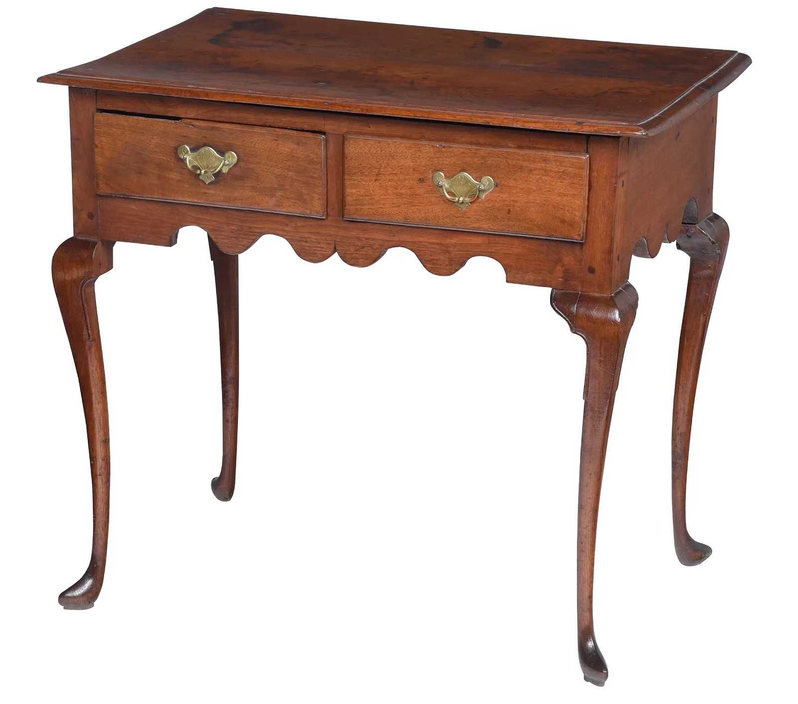 Virginia Queen Anne scalloped walnut dressing table, which sold for $50,000 ($64,000 with buyer’s premium) at Brunk.