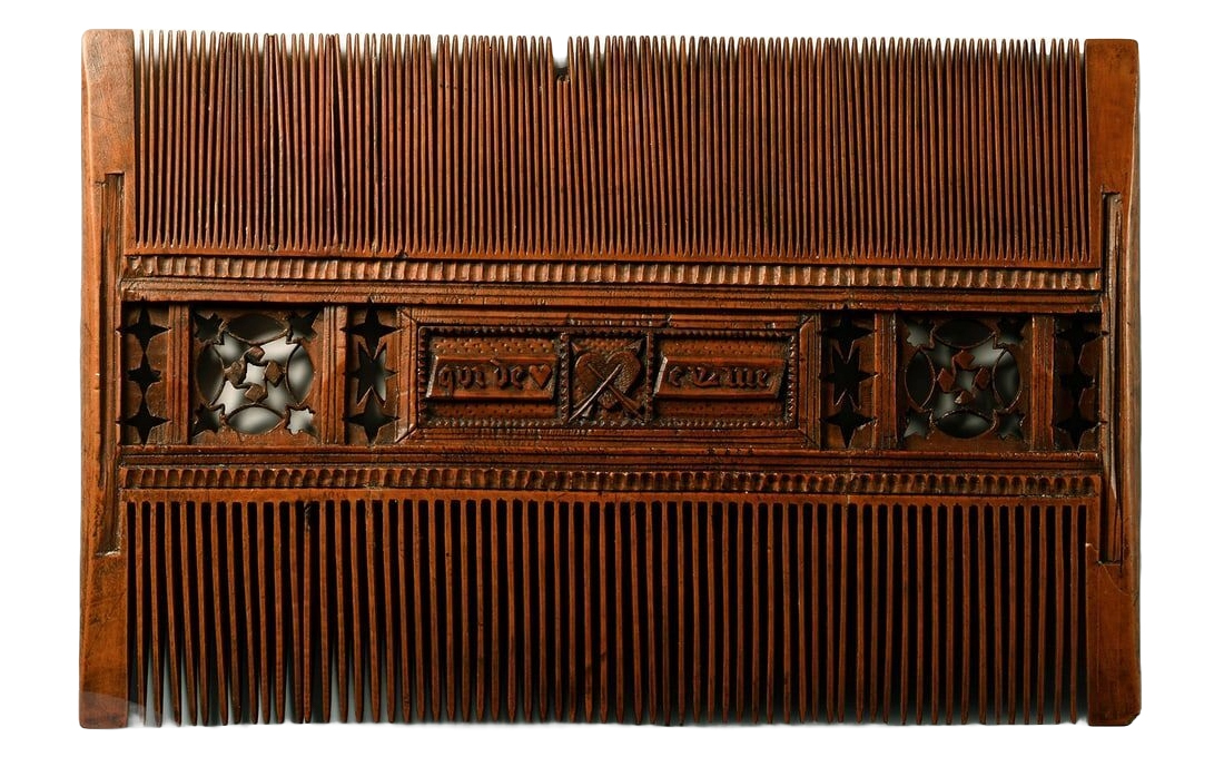 Circa-1500 French or Flemish boxwood ‘love token’ comb, which hammered for £7,000 and sold for £9,450 ($12,100) with buyer’s premium at Timeline Auctions.