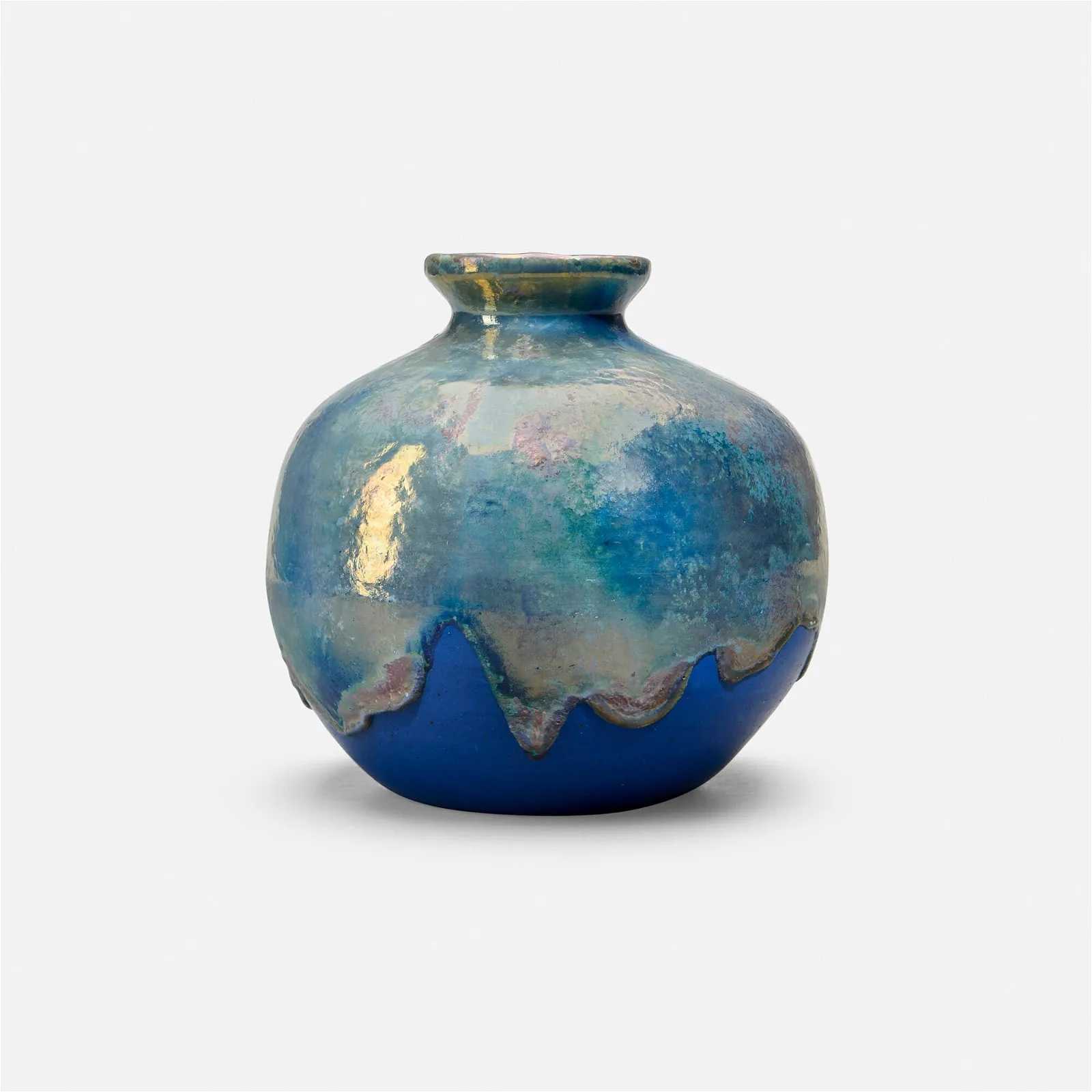 Pewabic Pottery fine vase, which sold for $12,000 ($15,720 with buyer’s premium) at Toomey.