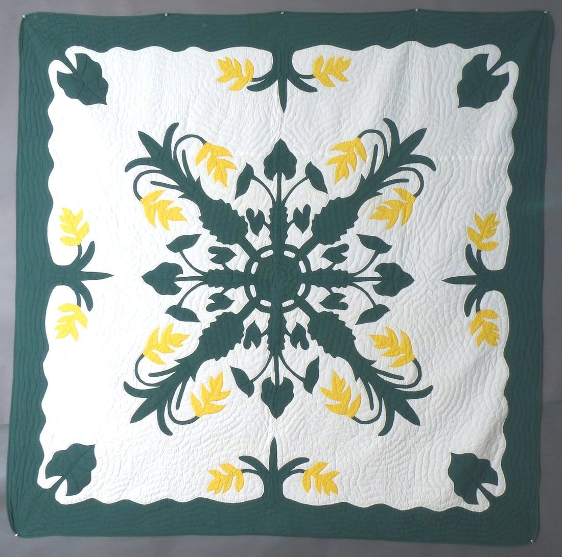 Circa-1950 applique quilt from Hawaii, estimated at $2,000-$2,500 at Jasper52.