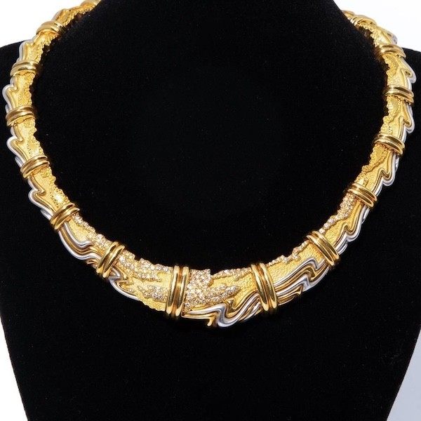 A Henry Dunay gold, platinum, and diamond collar necklace sold for $19,000 plus the buyer’s premium in January 2021. Image courtesy of Collective Hudson and LiveAuctioneers.