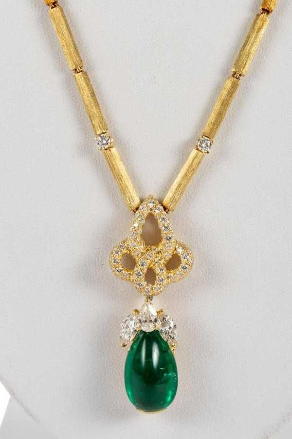 Detail of a Henry Dunay emerald and diamond necklace in 18K gold, which attained $27,500 plus the buyer’s premium in November 2022. Image courtesy of Ahlers & Ogletree Auction Gallery and LiveAuctioneers.