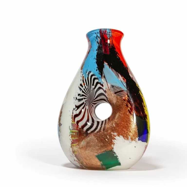 Dino Martens for Aureliano Toso, 'Oriente' vase, which sold for €16,500 ($17,580 or $22,325 with buyer’s premium) at Aste di Antiquariato Boetto.