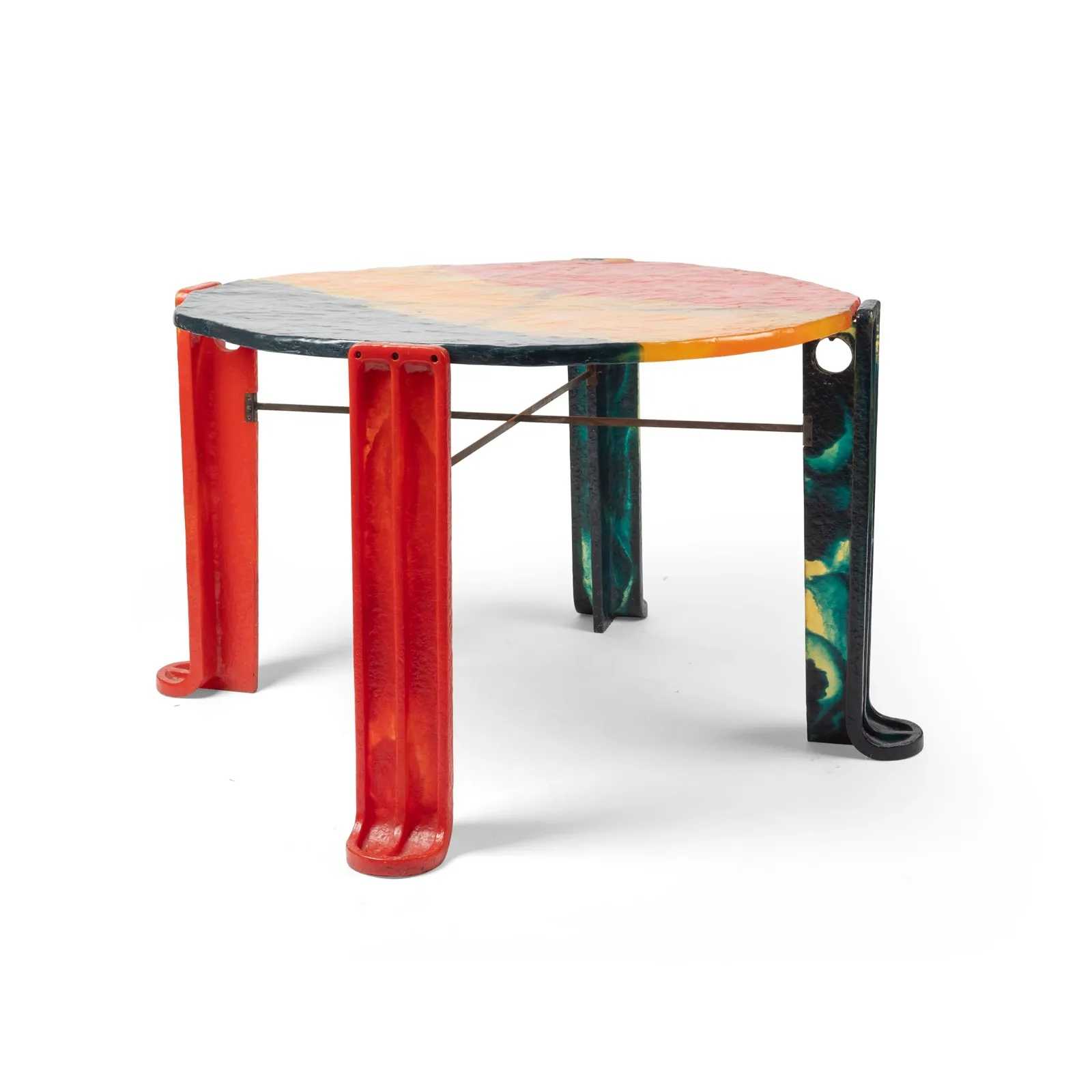 Chait-Day 1996 poured resin and enameled steel Waffle Table, which sold for £8,000 ($10,040, or $13,150 with buyer’s premium) at Lyon & Turnbull.