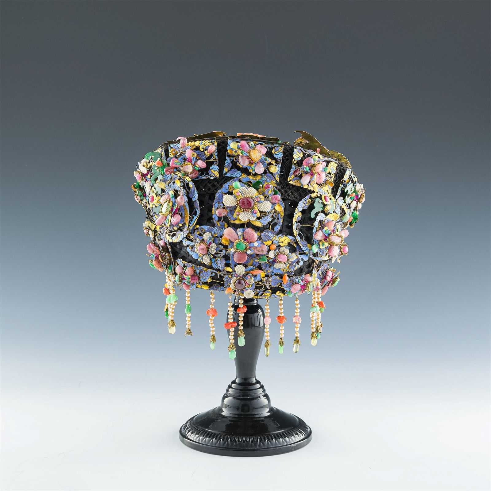 Qing dynasty kingfisher feather and gem-set headdress, estimated at $1,000-$1,500 at Oakridge Auction Gallery on May 19.
